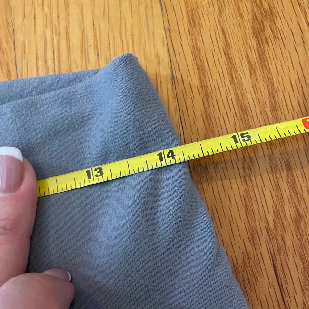 Gray  Lululemon Cropped Pants - Picture 4 of 5
